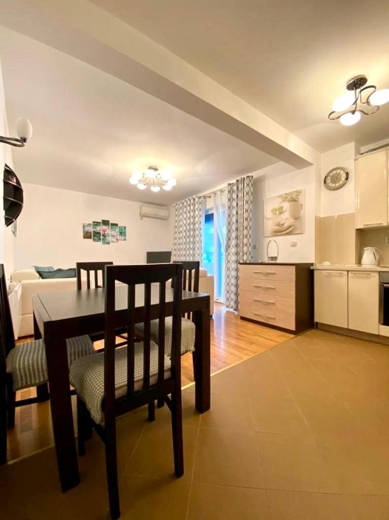 Apartment Liza Petrovac Eksteriør bilde